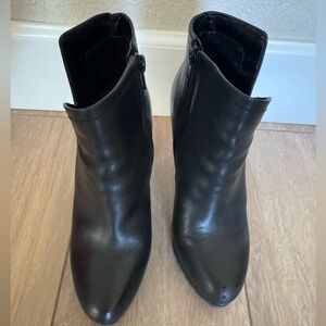 Gianni Bini Black Pointed Leather Ankle Booties